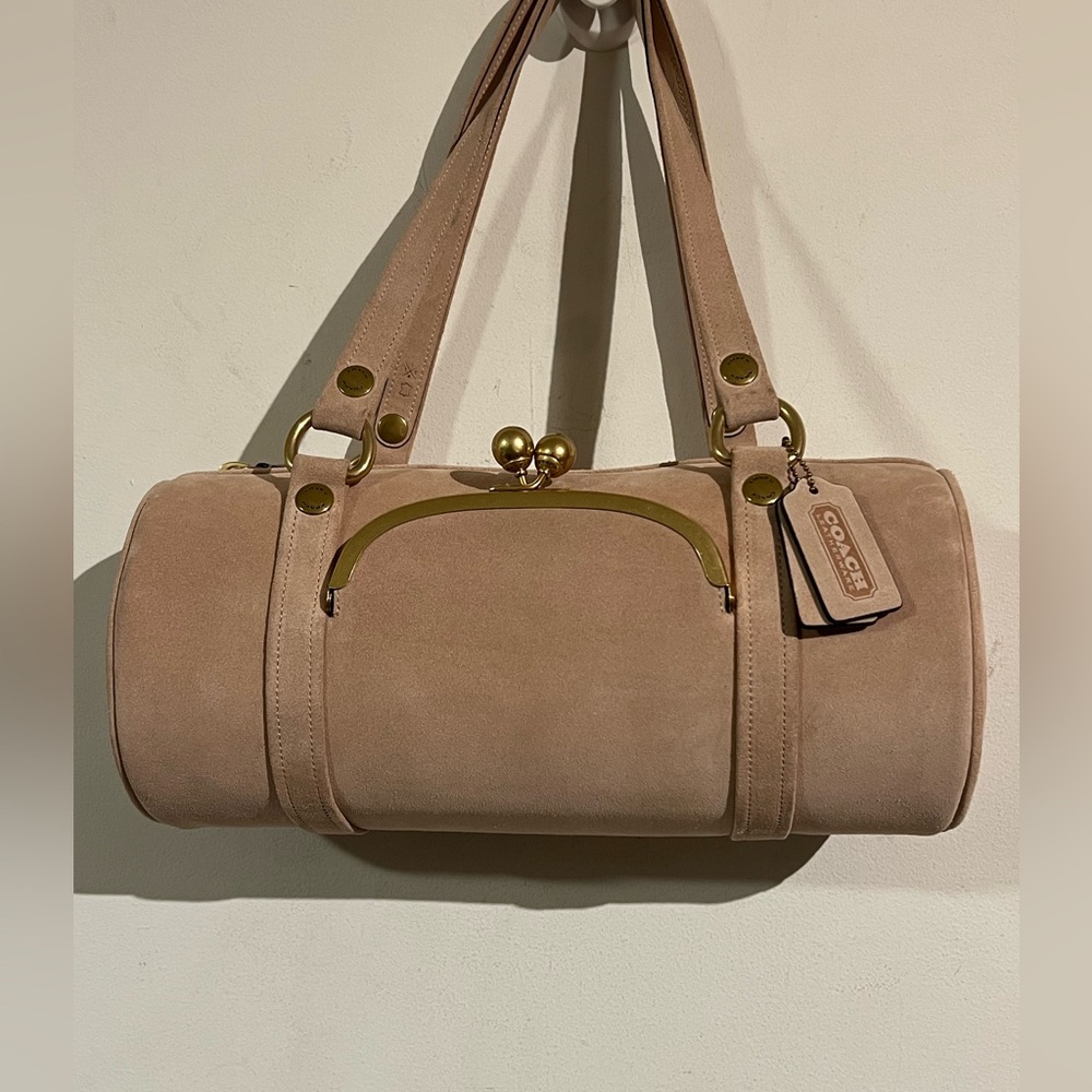 Coach suede nuage pink Kisslock barrel bag limited edition - Picture 2 of 16